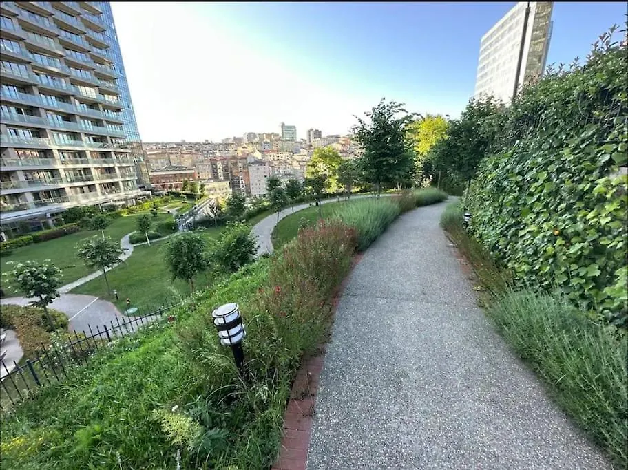 Apartamento Live Lavishly Balcony 30 Plus Floor Estambul