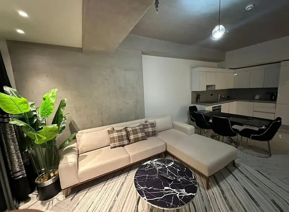 Live Lavishly Balcony 30 Plus Floor Provincia di Provincia di Istanbul